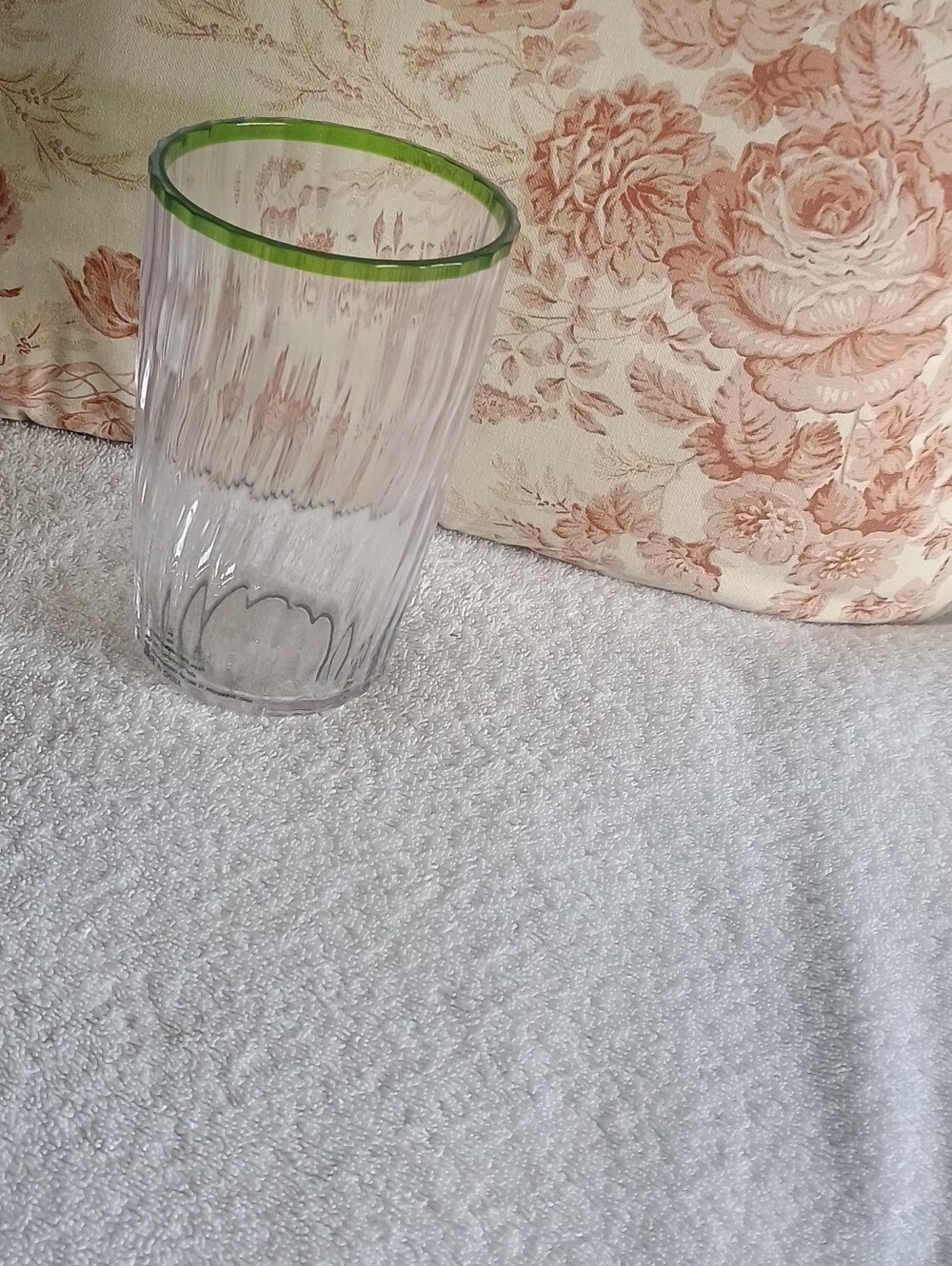 Clear Ribbed Drinking Glasses with Green Rim - Set of 3 - Picture 3 of 3